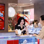 Vàng trong nước tiếp tục đi ngang, giá vàng SJC có mức 141,7 triệu đồng/lượng