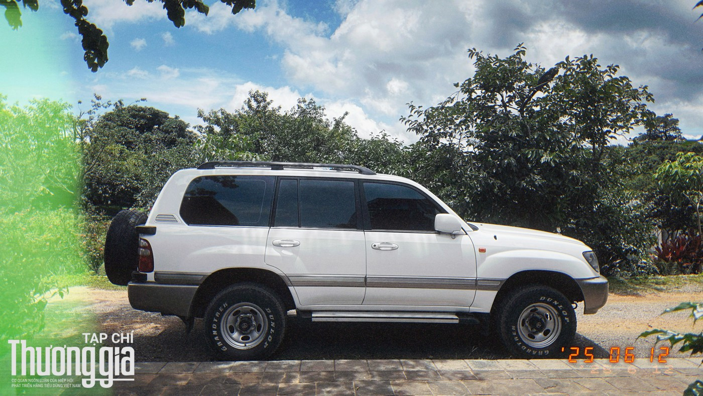 Chiếc xe Toyota Land Cruiser J105 hàng “đẹp” hiếm có của anh Hiếu “Ảnh” 9-5776.jpg