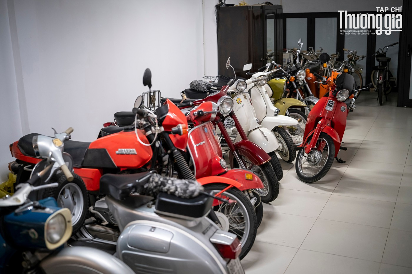 Dàn xe cổ độc lạ từ Vespa, Lambretta, Honda và cả JAWA của anh Hiếu “Ảnh” 3-1119.jpg