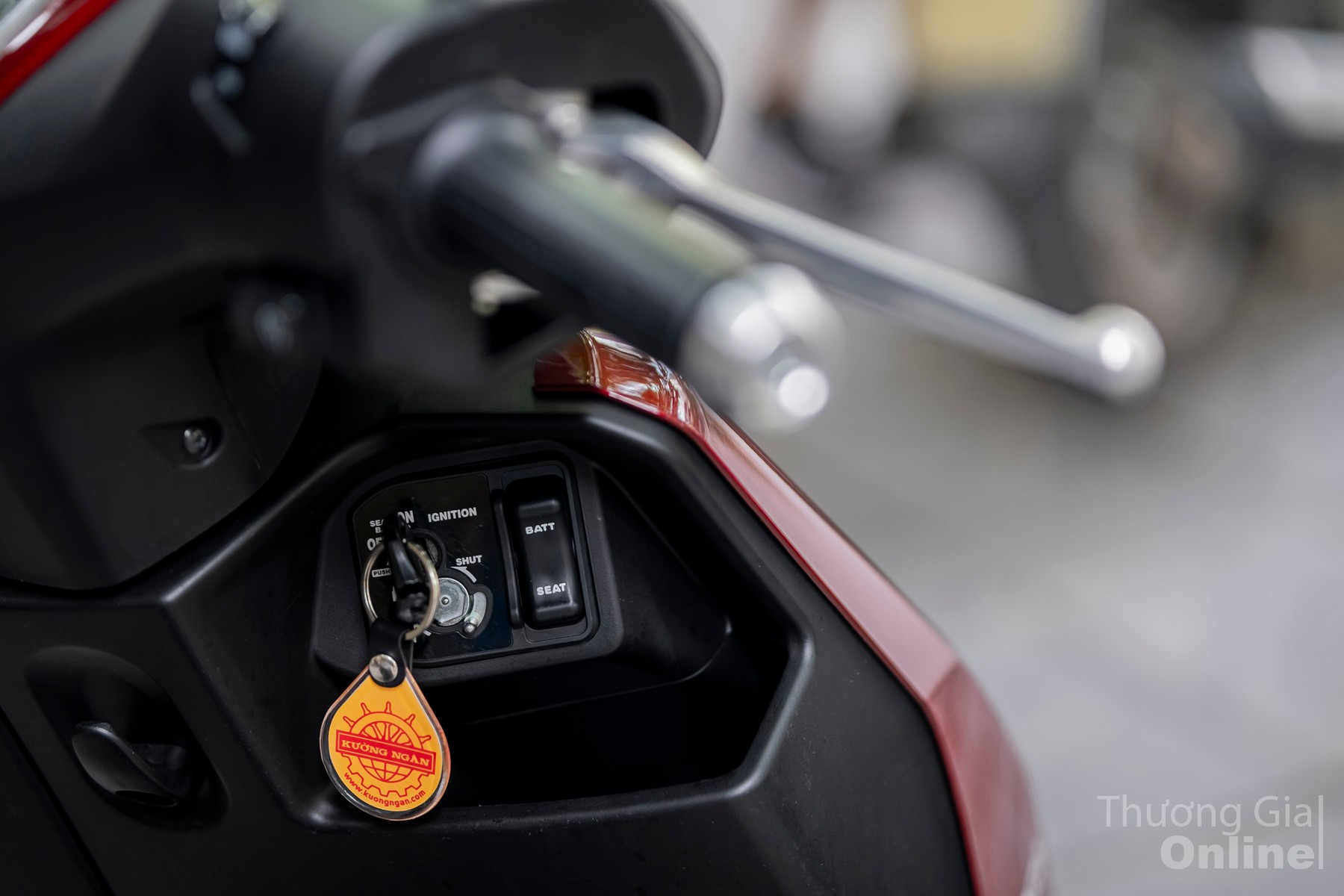 Ổ khóa chống trộm trên Honda Icon e: dsf0634.jpg