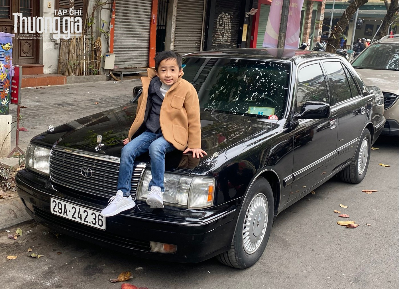 Chiếc xe Toyota Crown Super Salon của anh Hiếu “Ảnh” vẫn là mơ ước của nhiều người đam mê dòng xe này. 10-7545.jpg