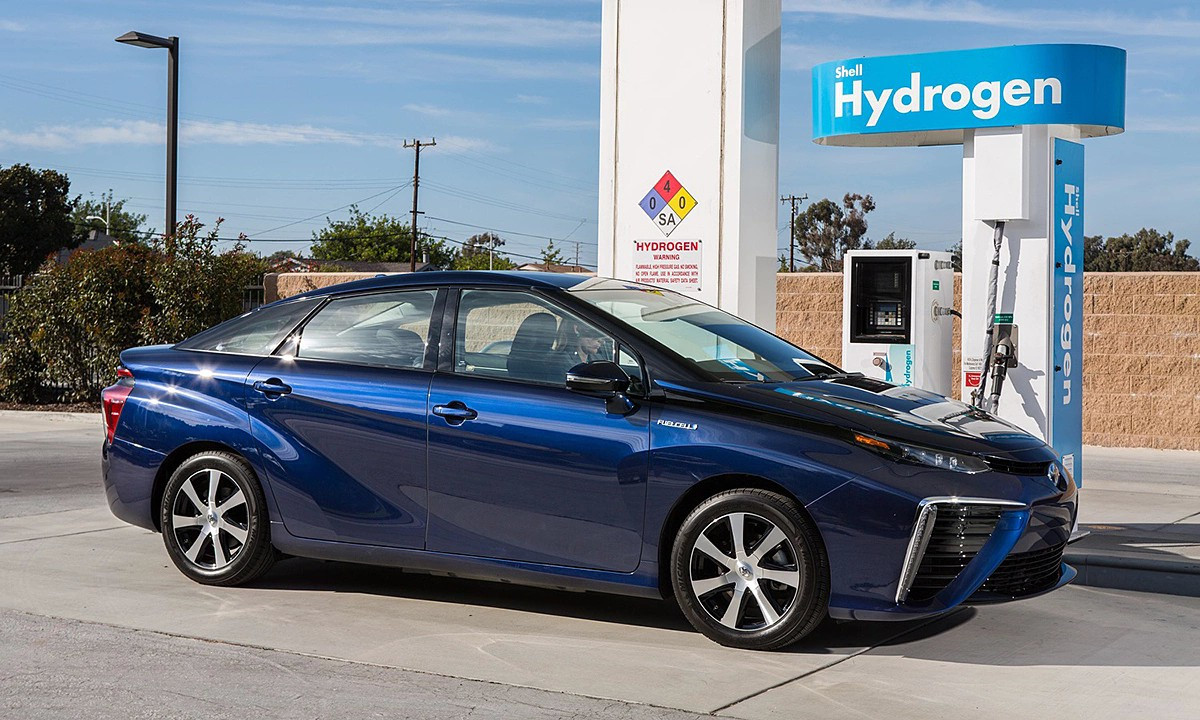 Việc phát triển cơ sở hạ tầng cho pin nhiên liệu Hydro còn chưa được như kỳ vọng 2017-toyota-mirai-100565741-h-3455-9395-1599903016.jpg