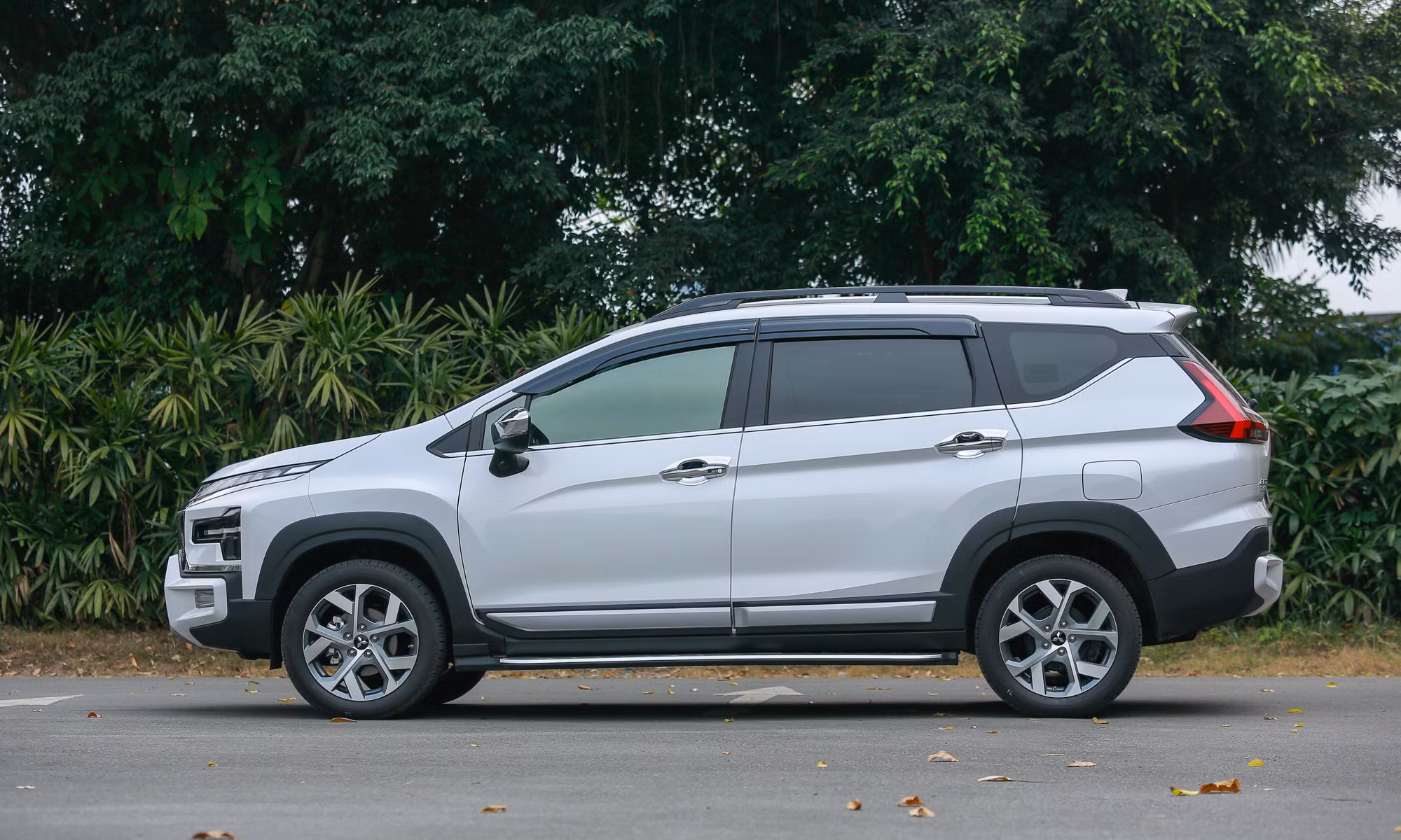 Mitsubishi-Xpander-Cross-2023-VnE-7147-JPG.jpg