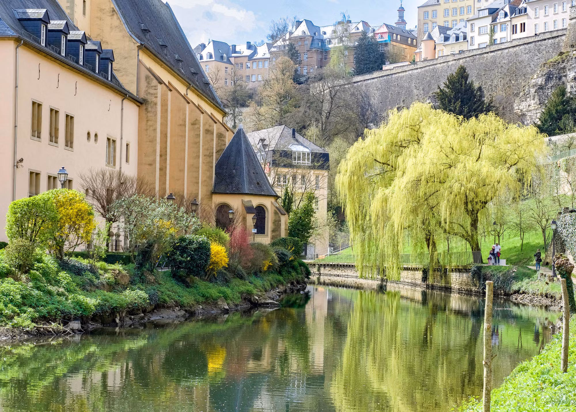 day-trip-to-luxembourg-city-featured.jpg