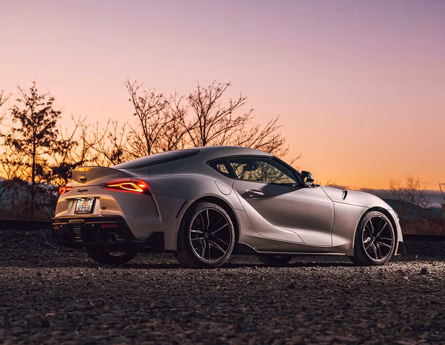 TOYOTA-SUPRA.jpg