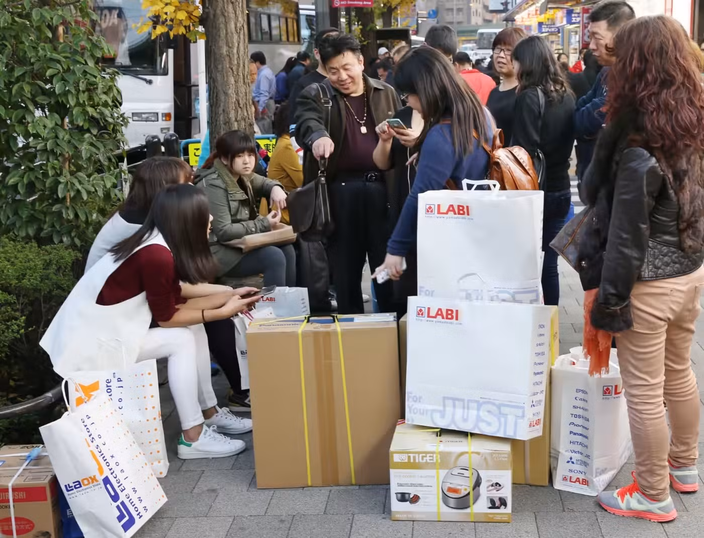https-cms-image-bucket-production-ap-northeast-1-a7d2s3ap-northeast-1amazonawscom-images-5-4-1-0-4960145-1-eng-gb-0707n-bakugai-8024.jpg