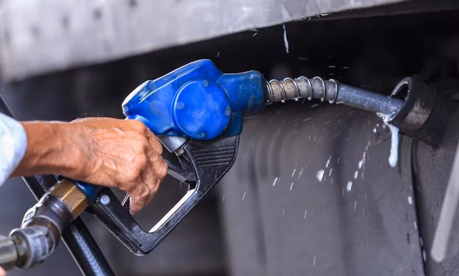 Công ty Khang Kiên bị xử phạt hành chính vì sử dụng nhân viên kinh doanh xăng không đạt chuẩn.jpg