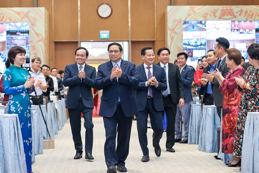 Thủ tướng gặp gỡ Doanh nhân Việt.jpg