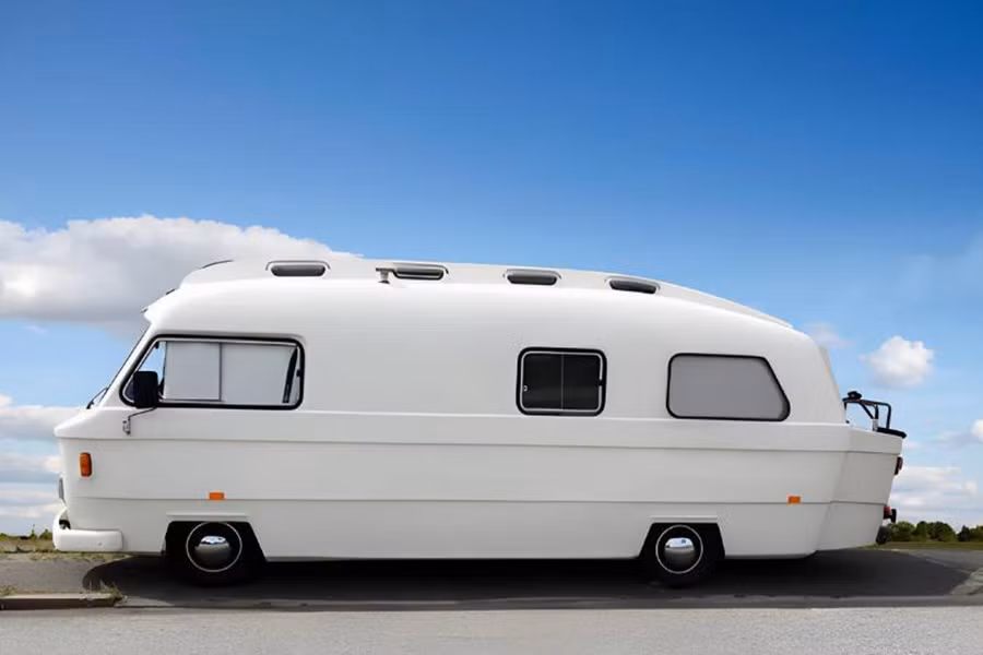 “Chiếc thuyền” trên bánh xe ô tô.jpg