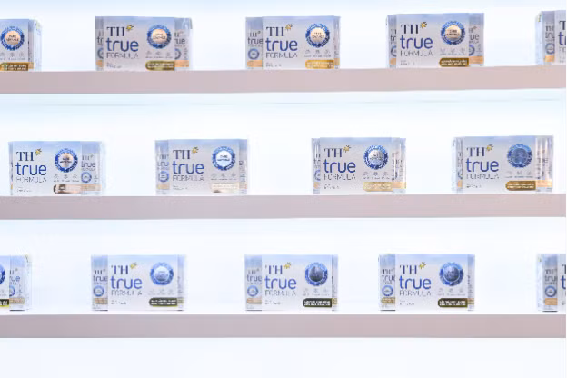 TH true FORMULA là sản phẩm dinh dưỡng công thức từ sữa tươi tiên phong tại Việt Nam, mang lại giải pháp vàng cho sự phát triển toàn diện của trẻ.png