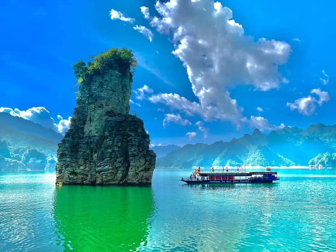 Hồ Na Hang thuộc huyện Lâm Bình, tỉnh Tuyên Quang hồ-na-hang.png