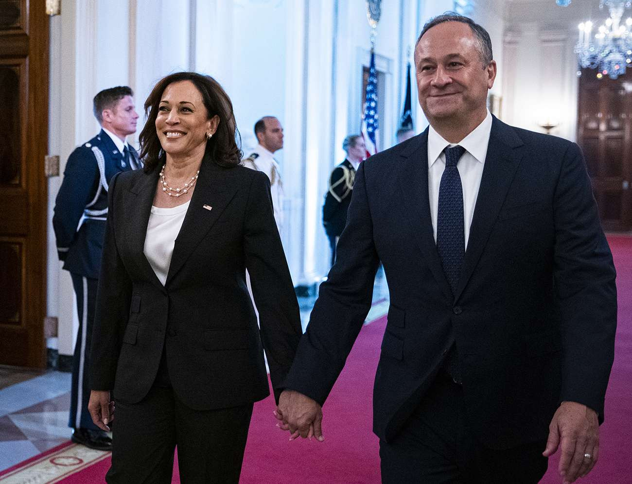 kamala-harris-doug-1013-f57ab65b7a9b4412aab90f9929a6ae0e-7646.jpg