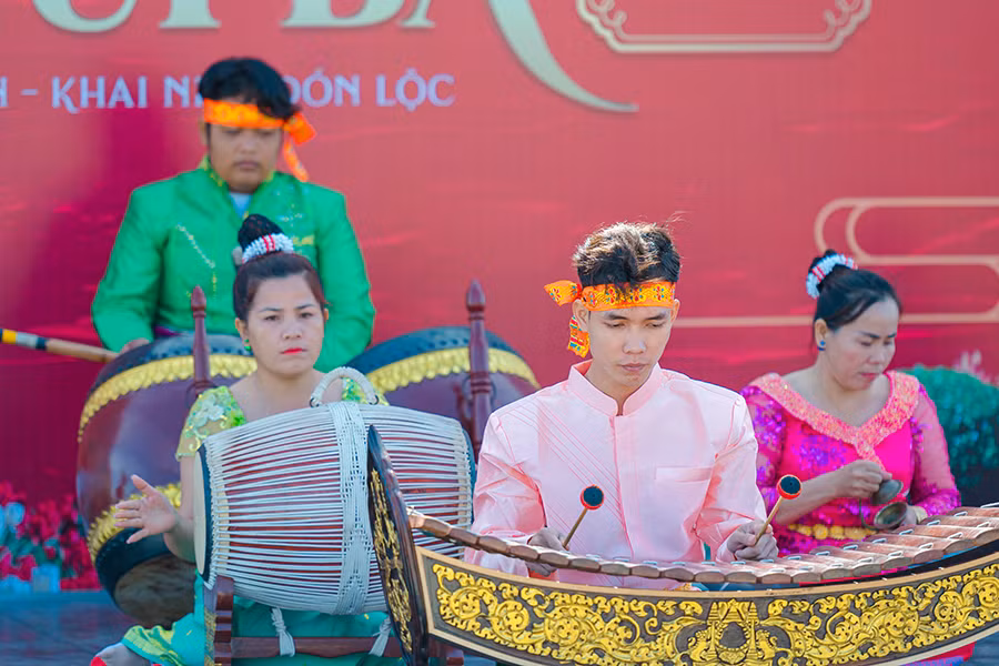 Nhạc ngũ âm.jpg