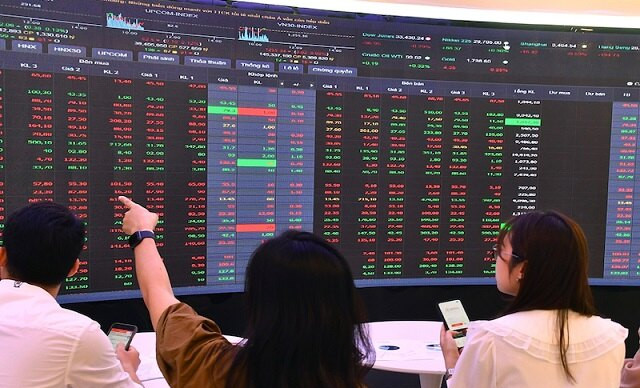 Thị trường chứng khoán lấy lại nhịp tăng, mở ra cơ hội lướt sóng ngắn hạn