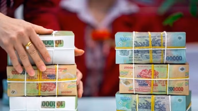 Lãi suất trên 10%/năm tái xuất tại nhiều ngân hàng