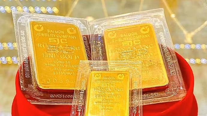 Giá vàng trong nước đồng loạt giảm, thị trường quốc tế biến động mạnh