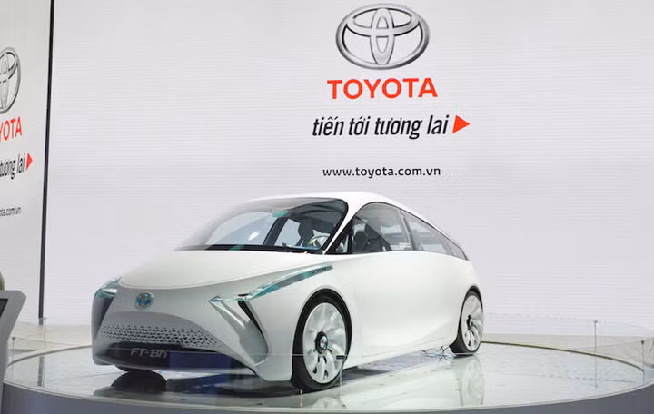 Ông Donald Trump cảnh báo Toyota về việc xây nhà máy ở Mexico