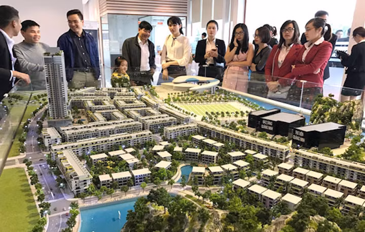 Đại gia Hà Nội bỏ 100 tỷ 'ôm' 15 căn biệt thự tỉnh lẻ