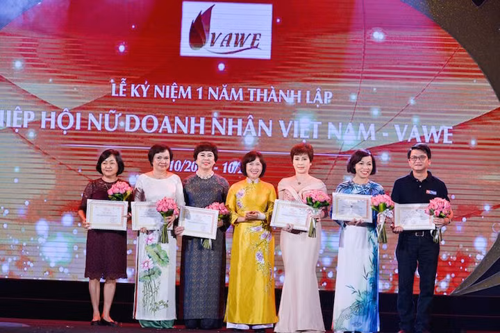 Standard Chartered hỗ trợ nữ doanh nhân vay vốn ưu đãi