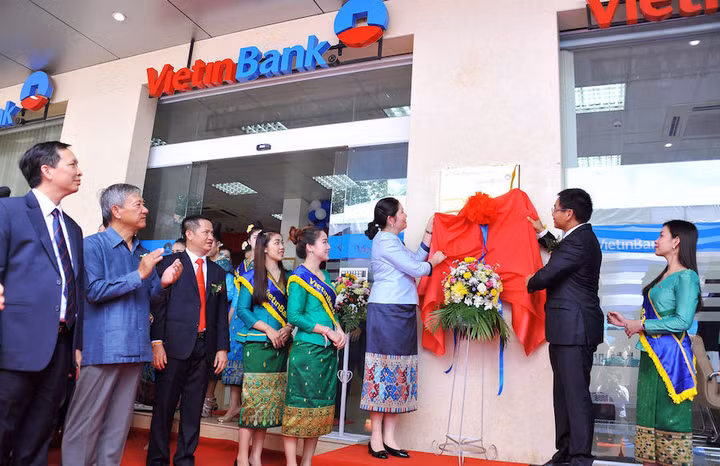 Dư nợ tín dụng của VietinBank Lào đạt 158 triệu USD
