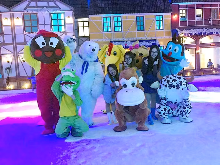 Tuyết rơi giữa mùa hè tại Snow Town Sài Gòn