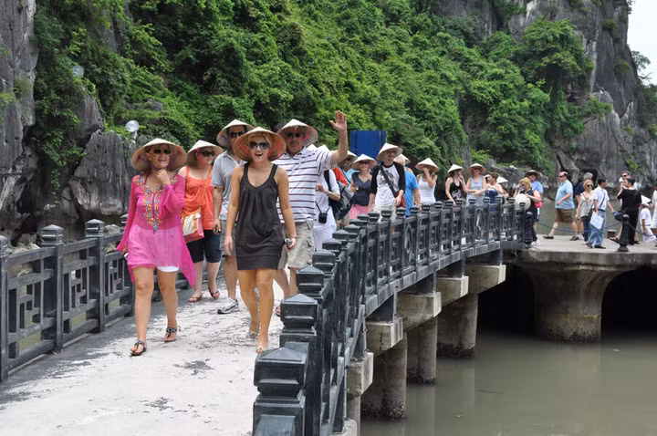 5 tháng đầu năm, khách quốc tế đến Việt Nam đạt hơn 5,2 triệu