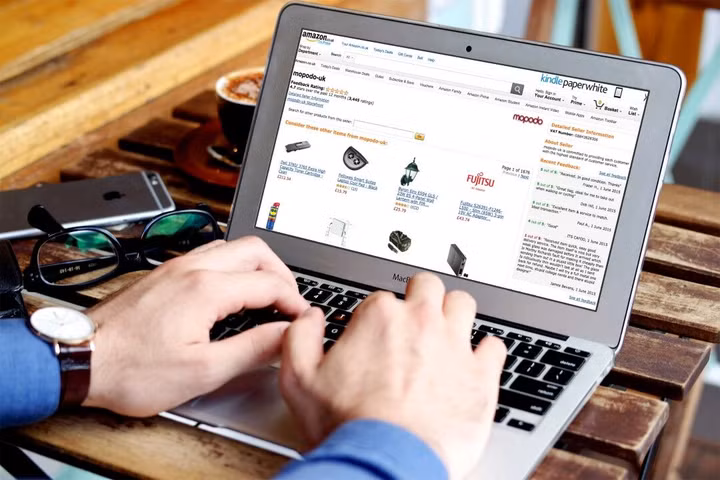 Phạt đến 80 triệu đồng hành vi bán sản phẩm vi phạm trên mạng