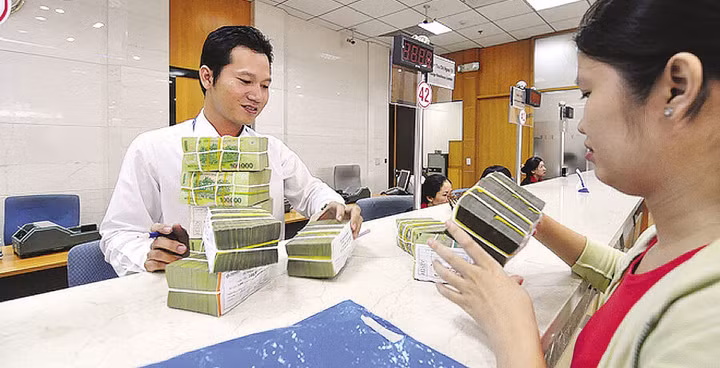 Lường đón thách thức để ổn định lãi suất