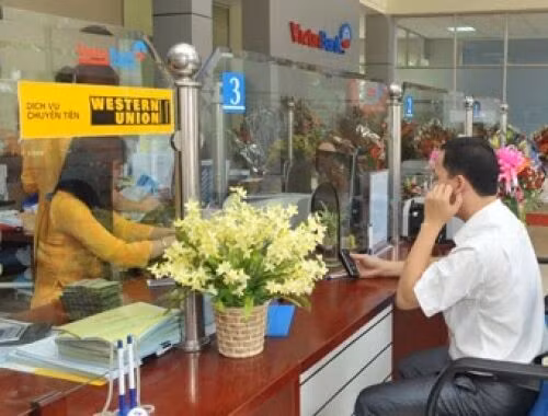 Chỉ ngân hàng mới được làm đại lý chuyển tiền