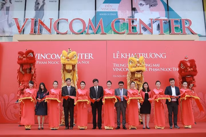 Khai trương Vincom Center Phạm Ngọc Thạch