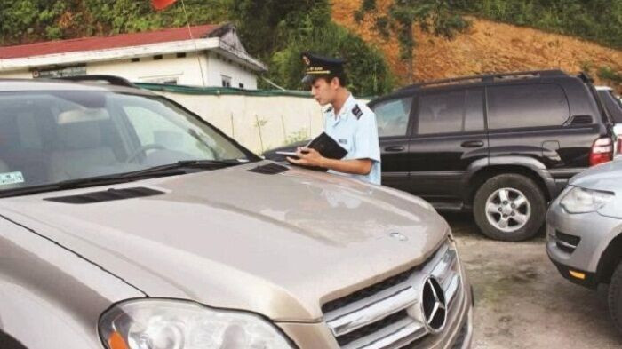Phát hiện chênh lệch giá quá lớn đối với xe sang nhập khẩu diện biếu tặng