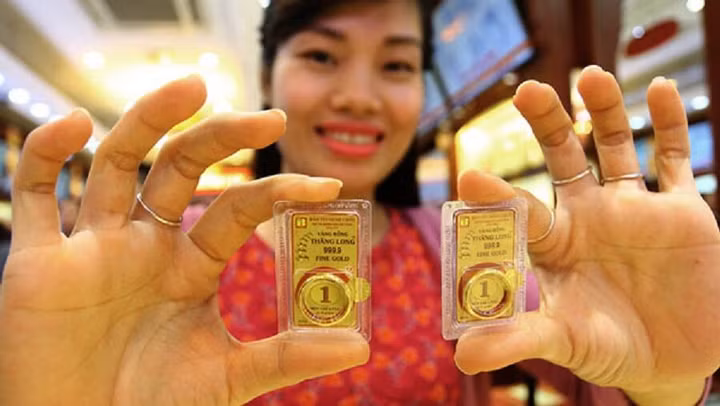 Giá vàng hôm nay 5/5: Lao dốc, thủng đáy!