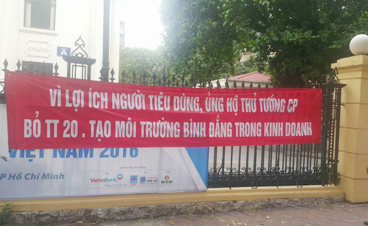 Bí mật hậu trường ôtô nhập khẩu: Băng rôn kêu cứu
