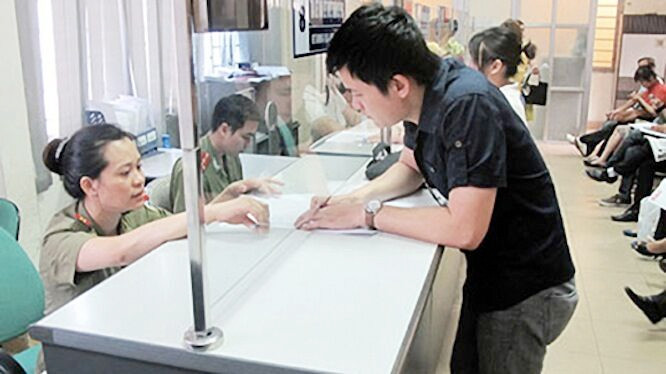Từ 1-8, xuất nhập cảnh mang quá 5 triệu đồng sẽ bị phạt