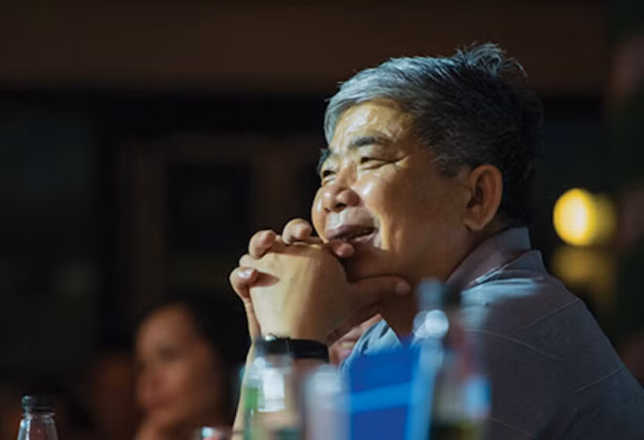 “Đại gia điếu cày”: Chân dung một tỷ phú USD