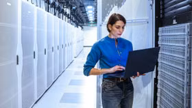 Kiến trúc cho phép doanh nghiệp triển khai AI quy mô lớn trên toàn hệ thống, từ trung tâm dữ liệu đến sản xuất, với hiệu năng cao và bảo mật đảm bảo