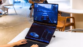 ASUS ROG đưa Zephyrus Duo màn hình kép về Việt Nam, giá gần 200 triệu đồng