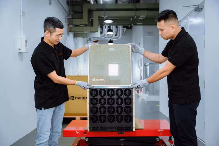 hệ thống siêu máy tính Nvidia DGX B200 (Nguồn: Viettel)