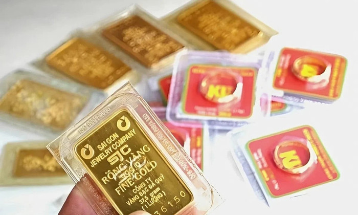 Vàng SJC neo cao, giá thế giới quay đầu giảm sau cú tăng sốc