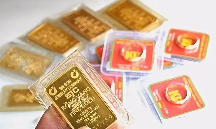 Vàng SJC neo cao, giá thế giới quay đầu giảm sau cú tăng sốc
