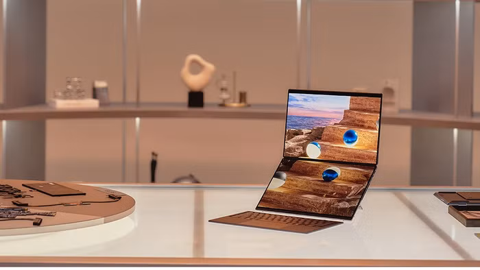 Laptop hai màn hình ASUS Zenbook DUO mở đặt trước tại Việt Nam
