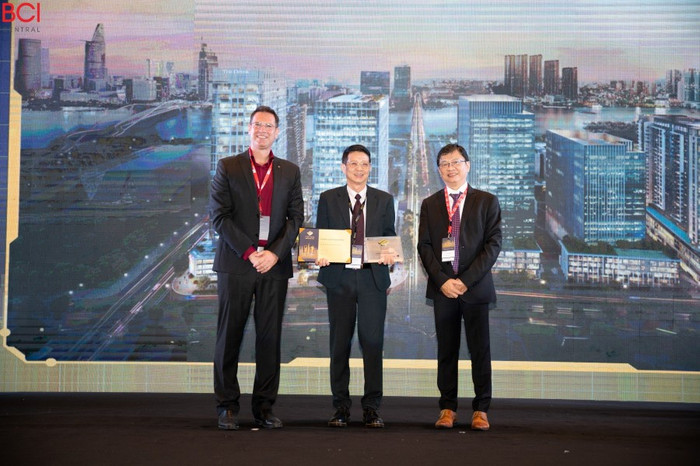 Đại diện SonKim Land nhận vinh danh tại BCI Asia Awards 2024