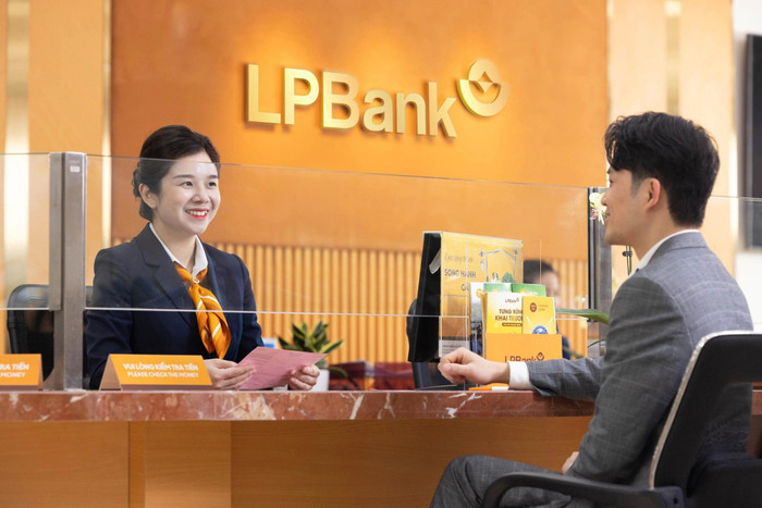 Cập nhật lãi suất huy động ngân hàng LPBank tháng 8/2024