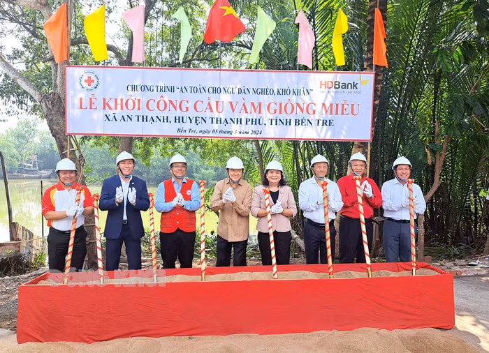 Khởi công cầu Vàm Giồng Miễu tại xã An Thạnh, huyện Thạnh Phú, tỉnh Bến Tre