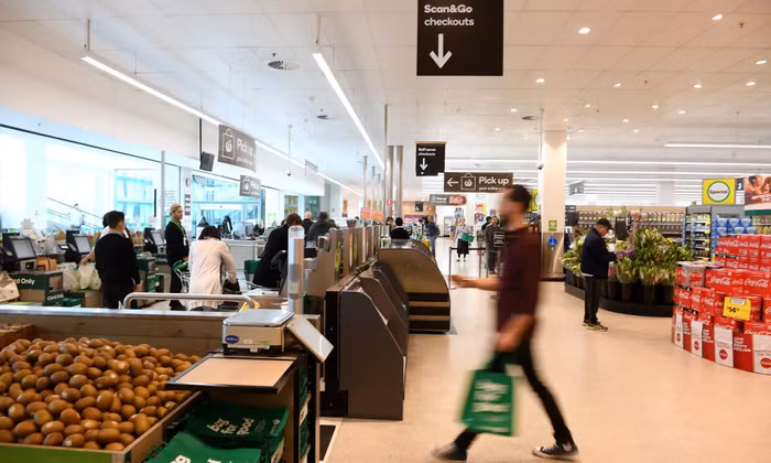 Cách biệt giàu nghèo ở Australia ngày càng trầm trọng vì lạm phát