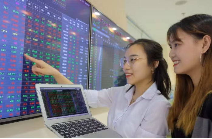 Uỷ ban Chứng khoán Nhà nước nói gì sau phiên “sập hầm” đầy bất ngờ?