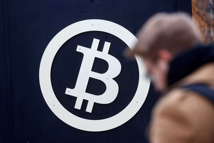 Bitcoin rớt giá khi “cơn sốt” tiền điện tử dần hạ nhiệt