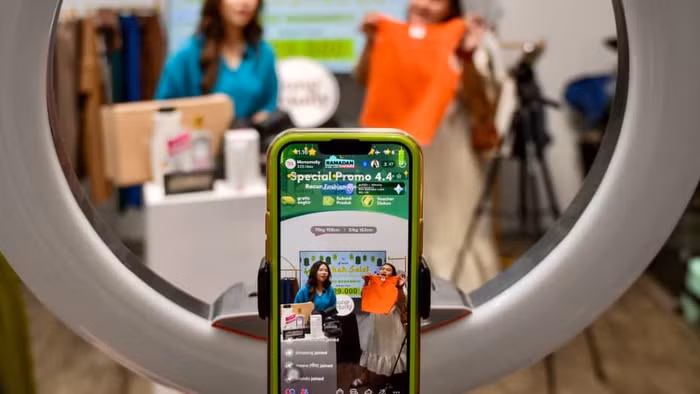 Một buổi livestream bán hàng trên TikTok Shop