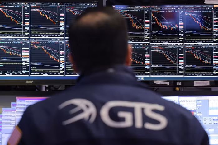 Chứng khoán Mỹ lao dốc vì nhà đầu tư lo ngại căng thẳng Trung Đông, lợi suất trái phiếu leo cao