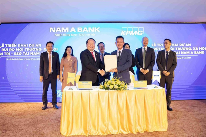 Đại diện Nam A Bank và KPMG ký kết triển khai Dự án quản lý rủi ro môi trường, xã hội và quản trị - ESG